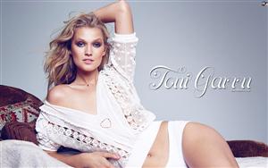 Toni Garrn